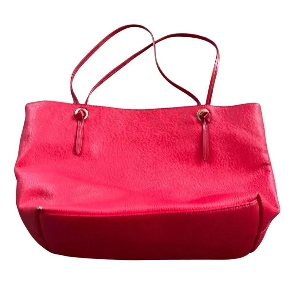 Lexi and Abbie red zip up bag